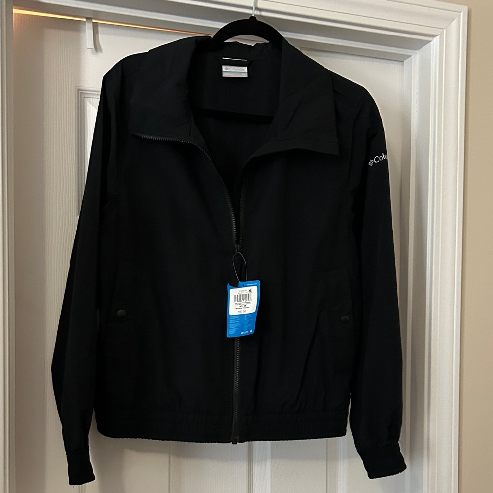 Columbia women’s Black Windbreaker Jacket